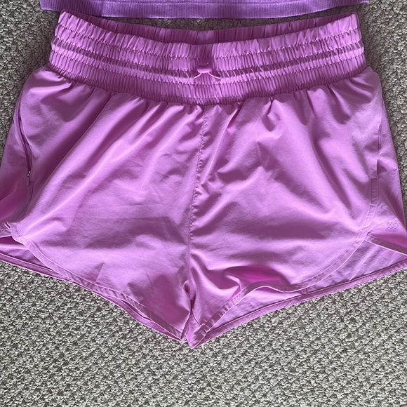 Tank & Shorts Athletic Set - Picture 3 of 9